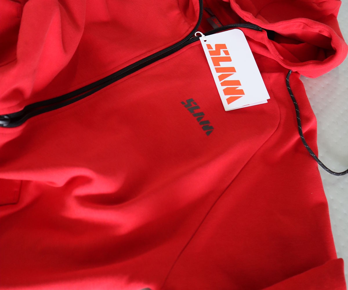 Felpa-con-zip-03.jpg